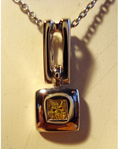 Pendentif saphir jaune or blanc 750