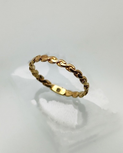 Anillo fino eslabones fantasía ancho 2 mm en oro amarillo 18 k